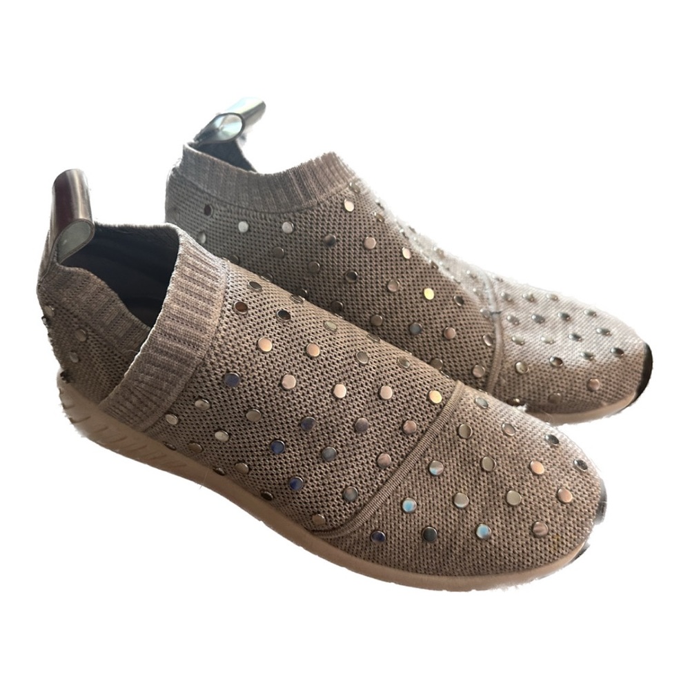 Dolce Vita Silver Studded Slip On Women’s Fashion Sneakers Size 8